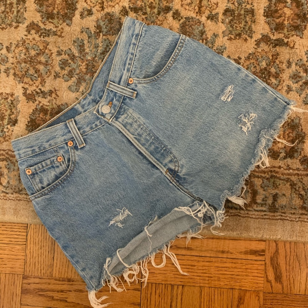Vintage Levi’s 501 hi rise cut off shorts